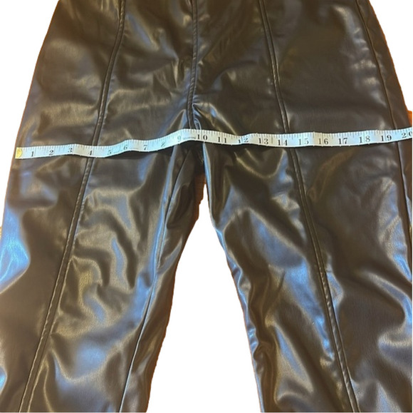 Prettylittlething sz 12 (uk 16) stretch black faux leather side zipper pants - Picture 9 of 11